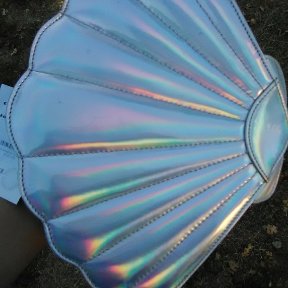 Holographic iridescent mermaid mermaidcore sea shell clamshell purse bag - Picture 7 of 8